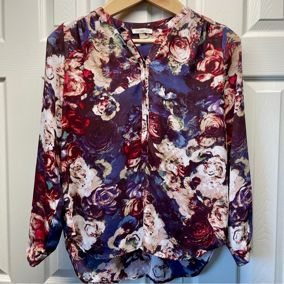 Roz & Ali Tops - Roz & Ali Floral Women’s Blouse Flowy Cut 3/4 Sleeves V- Neckline Size M